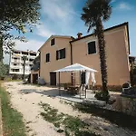 New Renovated Appartment Mauri
